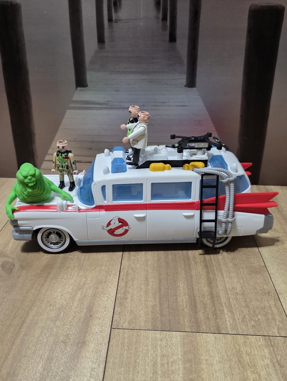 Ghostbusters Movie Ecto 1 Playset with Accessories Movie Toy 2020 - Picture 9 of 14